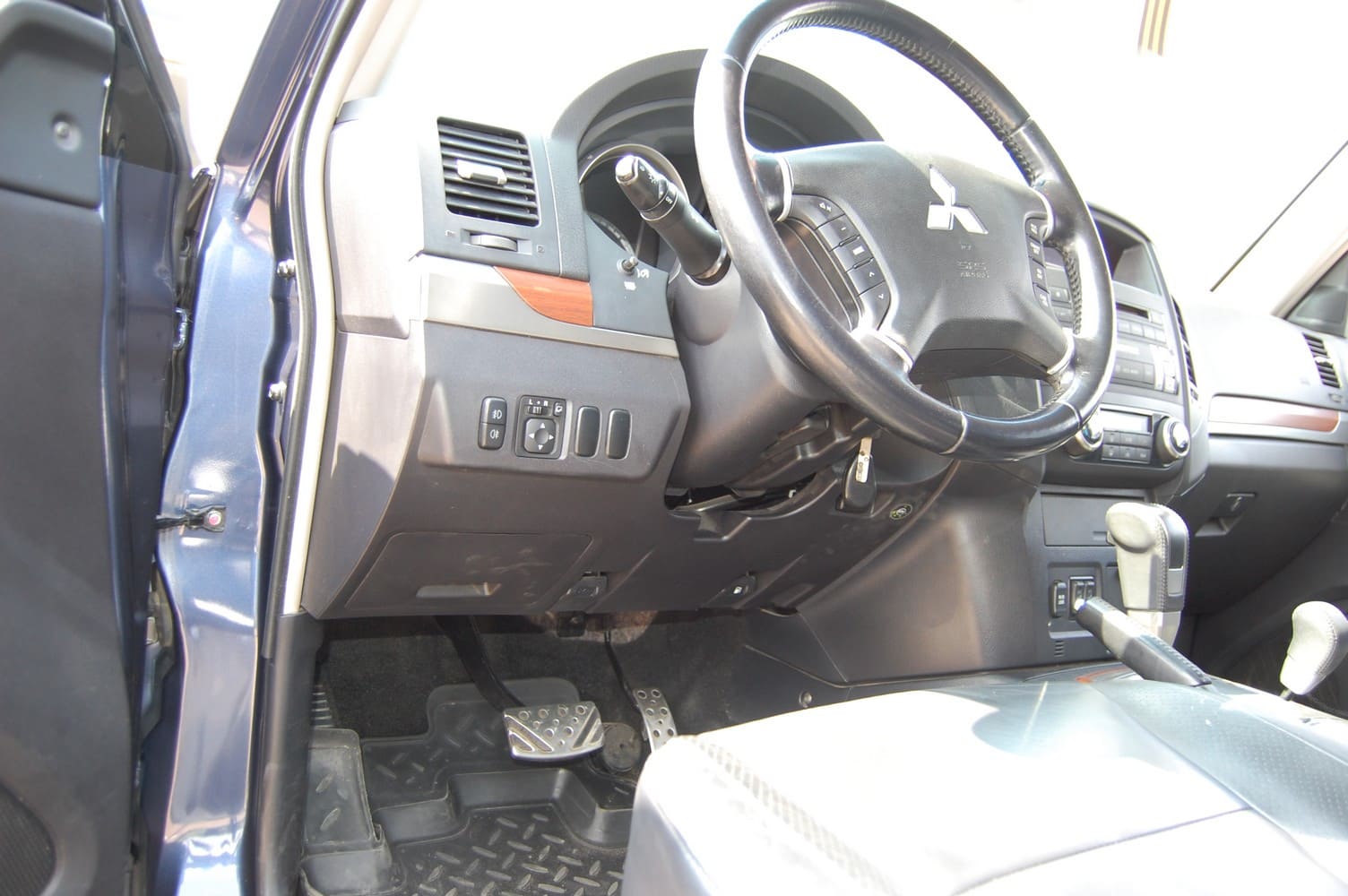 Mitsubishi Pajero 4 (2006-2011) 3.8 л.